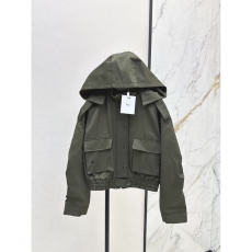 Unclassified Brand Outwear